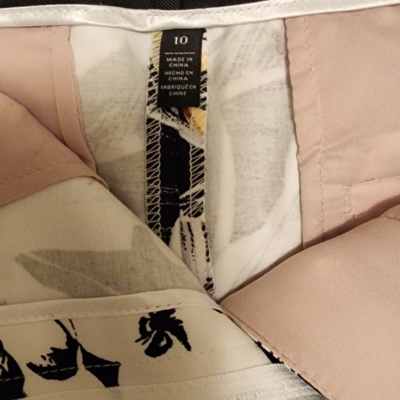 WHBM Coastal 5" shorts - Picture 2 of 5